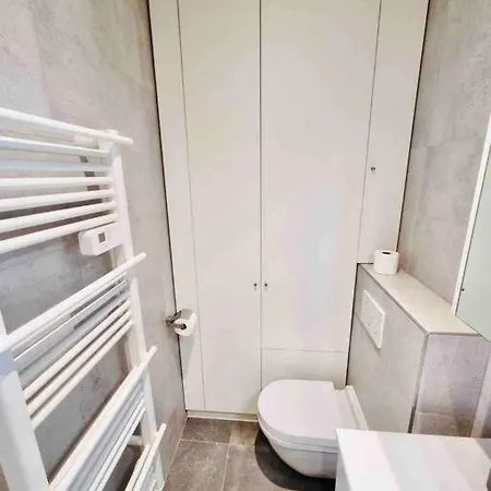 Brand New 3 Bedrooms With Terrace And Parking - 142-92 Apartment *