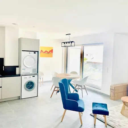 Apartment Brand New 3 Bedrooms With Terrace And Parking - 142-92 *